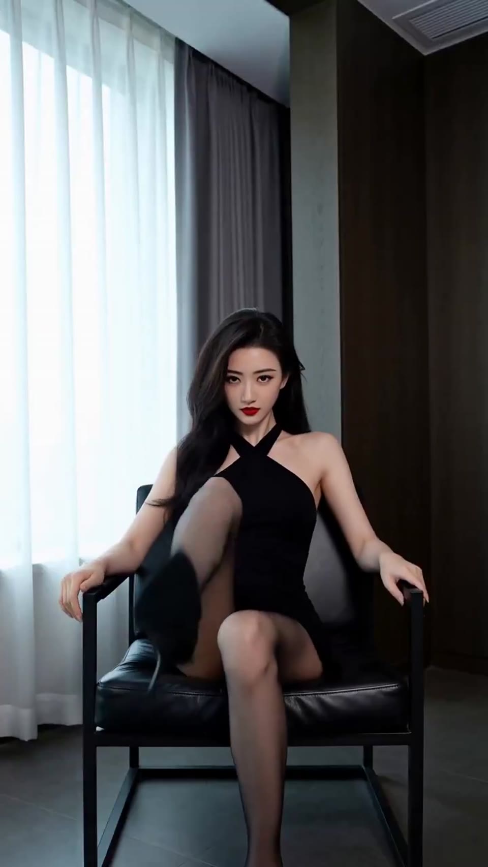 酒店房间里的浴袍变装